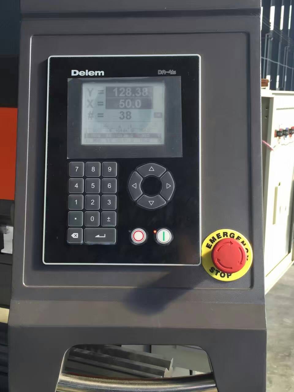 ഹൈഡ്രോളിക് സ്റ്റെയിൻലെസ്സ് സ്റ്റീൽ Wc67y/k-300/6000 മോൾഡ് ക്രൗണിംഗ് പ്രസ്സ് ബ്രേക്ക്