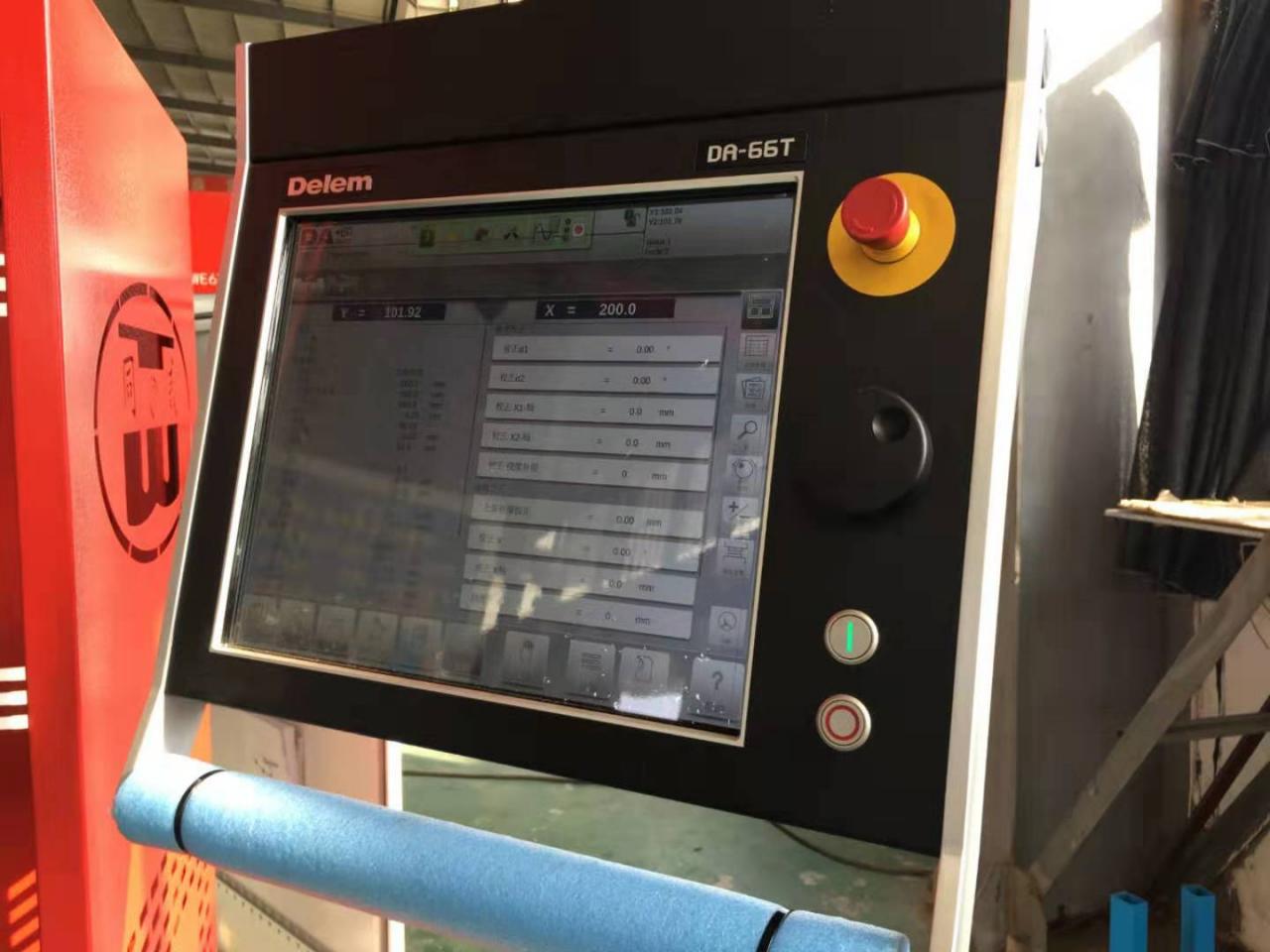 ഹൈഡ്രോളിക് സ്റ്റെയിൻലെസ്സ് സ്റ്റീൽ Wc67y/k-300/6000 മോൾഡ് ക്രൗണിംഗ് പ്രസ്സ് ബ്രേക്ക്